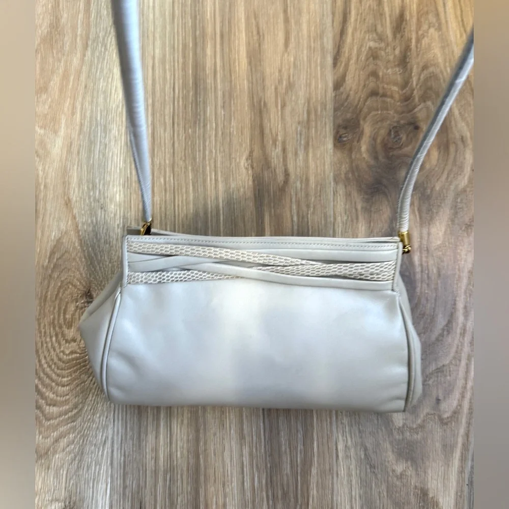 Salvatore Ferragamo Vintage Ivory Leather Shoulder Bag Crossbody